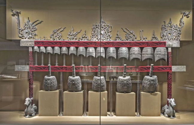 See the Tomb Treasures exhibit at the Asian Art Museum with a private tour guide.
